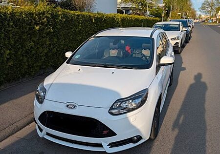 Ford Focus 2,0 EB ST Leder-Exklusiv-Paket Turnier ST