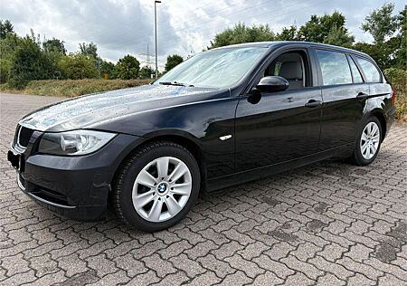 BMW 318i touring Edition Exclusive. 1 Hand.