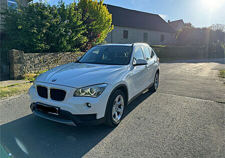 BMW X1 xDrive18d Navi/Xenon/Leder/Neu Steuerkette