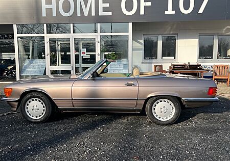 Mercedes-Benz SL 560 Impala / Beige