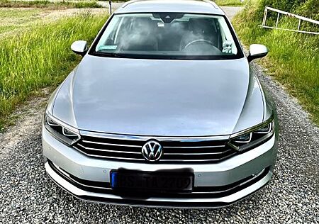 VW Passat Variant Volkswagen 2.0 TDI DSG Highline 8 Fach