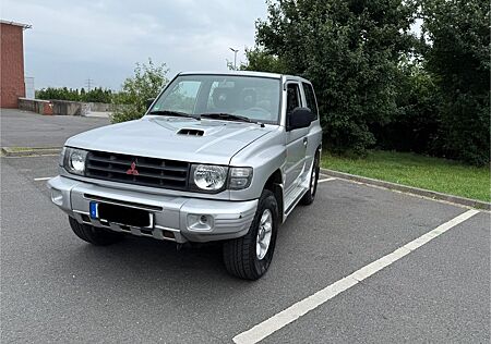 Mitsubishi Pajero 2,5 TD TÜV Kupplung Neu Keilriemen neu