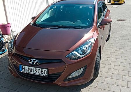 Hyundai i30 CW 1.6 GDI Trend Trend
