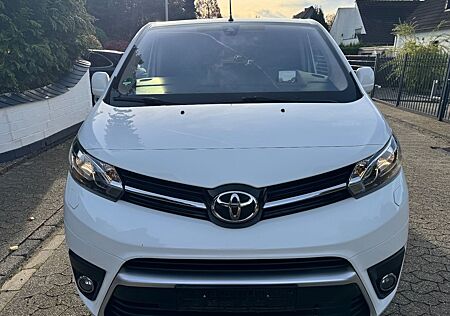 Toyota Pro Ace Proace Verso L1 TEAM DEUTSCHLAND 8-SITZE