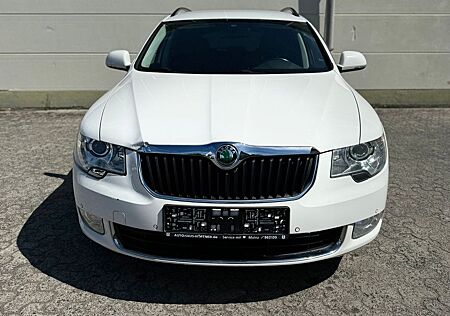 Skoda Superb Combi Elegance*NAVI*XENON*PDC*SHZ*1HD