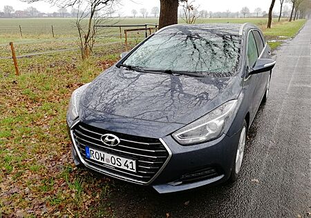 Hyundai i40 1.7 CRDi PREMIUM: DCT/NAVI/KAM/SHZ/AHK/DAB
