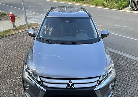 Mitsubishi Eclipse Cross / 1. HAND / SERVICE + TÜV NEU!