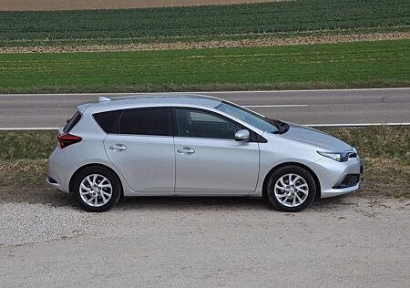 Toyota Auris 1.6 132 PS Kamera, Spurasistent