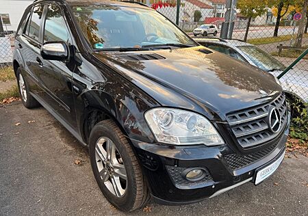 Mercedes-Benz ML 300 CDI 4MATIC Offroad-Paket SHD AHK Euro5