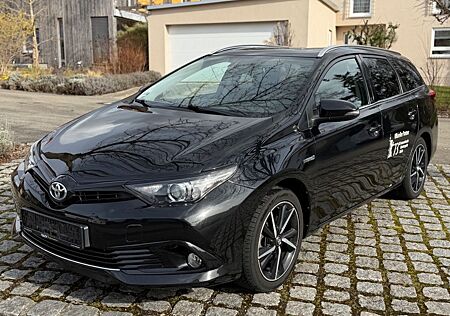 Toyota Auris Touring Sports Hybrid Team D