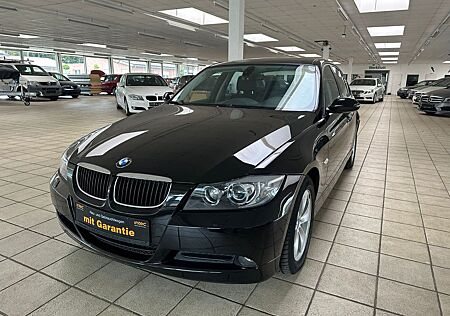 BMW 320d /NAVI/XENON/PDC/SHZ/KLIMA/1.HAND/SCHECKH.