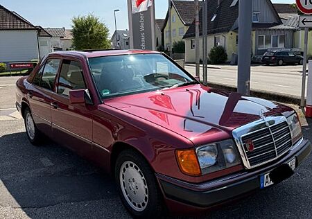 Mercedes-Benz E 260 H-Kennzeichen Schiebedach Top gepflegt Org