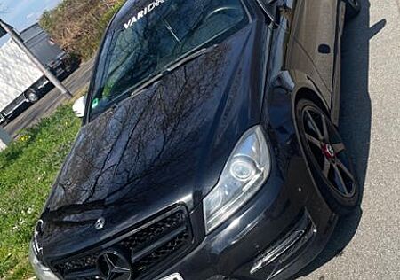 Mercedes-Benz C 220 d 4MATIC AMG Line Autom. AMG Line