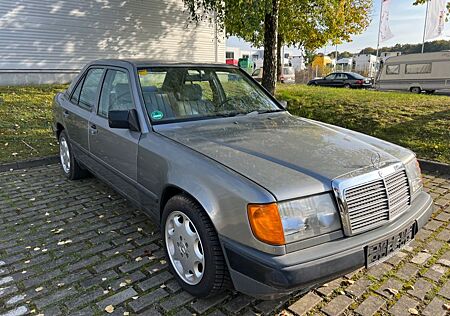 Mercedes-Benz E 230 Liebhaberstück