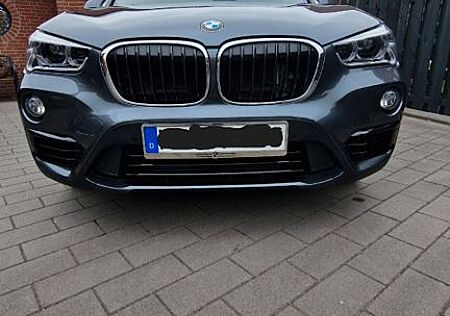 BMW X1 sDrive20i Sport Line, Pano-Dach, Navi, 192 PS