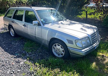 Mercedes-Benz 250 TD W124 Kombi, Klima, TÜV neu
