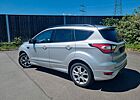 Ford Kuga ST-Line 4x4 ALLE EXTRAS Wi+SoRäder