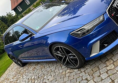 Audi RS6 4.0 TFSI tip. quattro performance Avant