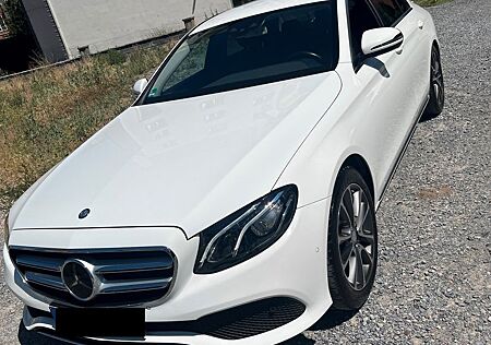 Mercedes-Benz E 250 AVANTGARDE Autom. AVANTGARDE