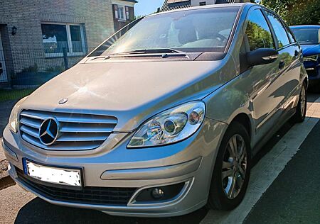 Mercedes-Benz B 180 CDI -Scheckheft-Klima-Sitzheizung-8Fachbe.