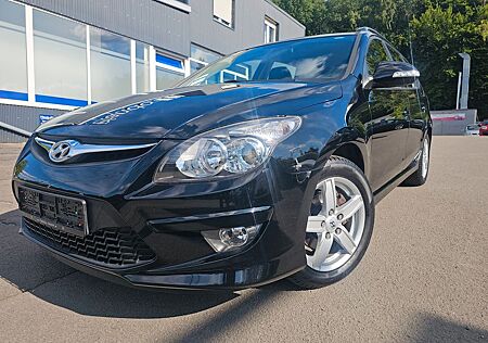 Hyundai i30 cw Comfort Tüv Neu*Scheckheftgepflegt*AHK