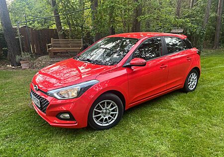 Hyundai i20 1.2 55kW Select*Klima*eFH*ALU*Scheckheft