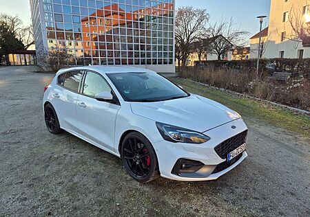 Ford Focus ST (Carbon Schaltknauf, Vollausstattung)