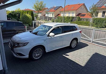 Mitsubishi Plug in Hybrid Outlander Outlander 2.4 PHEV 4WD