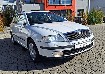 Skoda Octavia Combi Elegance 2.0 TDI AHK Xenon Navi