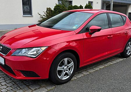 Seat Leon 1.2 / TÜV NEU / Service NEU / AHK / 8Reifen