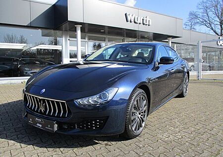Maserati Ghibli 3,0V6/Schiebedach