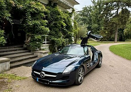 Mercedes-Benz SLS AMG / Daytona Blau / Designo / 1. Hand