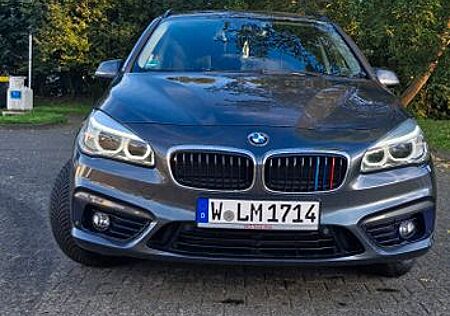 BMW 2er 220 Gran Tourer 220d xDrive Sport Line A Spo...