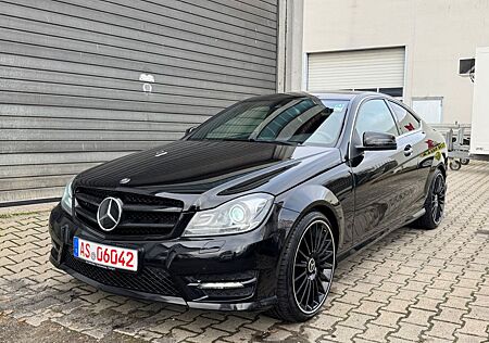 Mercedes-Benz C 250 AMG Paket Aut. Navi LED Xenon 19Zoll