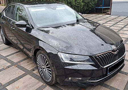Skoda Superb Premium mit Paravan Space Drive 2 System