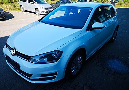 VW Golf Volkswagen VII Lim. *1.HAND*-SCHECKHEFT*PDC*AHK*