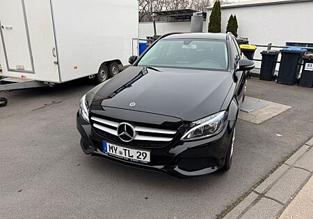 Mercedes-Benz 220
