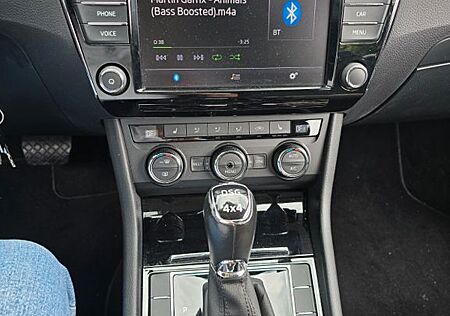 Skoda Superb 2.0 TDI SCR 140kW DSG 4x4 Style Combi...