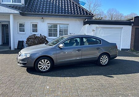 VW Passat Volkswagen 2.0 FSI Tiptronic Comfortline Comfortline