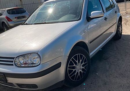 VW Golf Volkswagen TÜV neu