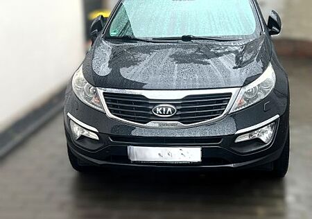 Kia Sportage 2,0 2WD *SHZ*PDC*Alu*AHK*