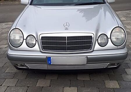 Mercedes-Benz E 290 TD CLASSIC Classic