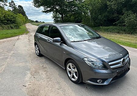 Mercedes-Benz B 180 - Klima, TÜV 03/27