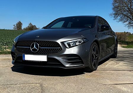 Mercedes-Benz A 180 AMG / Night Paket / Kamera/ Ambiente Licht