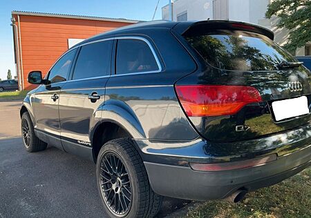 Audi Q7 3.0 TDI 7 Sitze AUTOMATIK Tüv PANO AHK Navi X