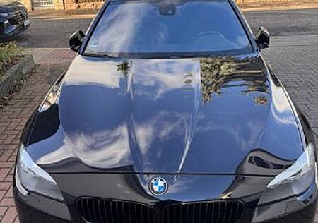 BMW 550i xDrive (2012), M-Paket-Design, V8 mit 408PS