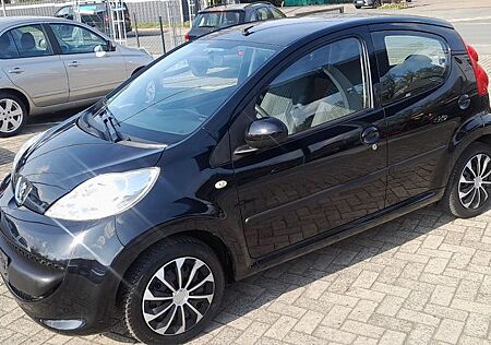 Peugeot 107 .Inspektion neu+TÜV/Neu.Klima.5 Türer