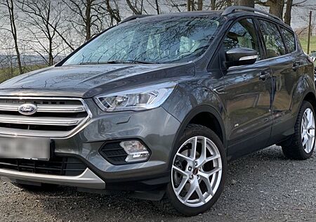 Ford Kuga 2,0 TDCi 4x4 110kW - Neuzustand