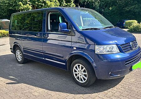 VW T5 Multivan Volkswagen Highline Ausstattung