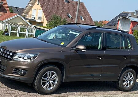 VW Tiguan Volkswagen 2.0 TDI DSG 4MOT BMotion T Trend & Fu..